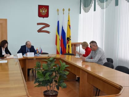 Председатель городской Думы – глава города Шахты Константин Корнеев провел личный прием граждан