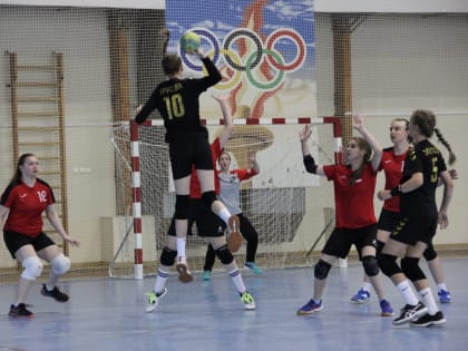 В Ростове-на-Дону продолжается гандбольный турнир среди девочек 2008-2009 г.р. «Донская весна»