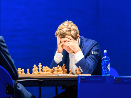 Андрей Есипенко из Новочеркасска вновь обыграл Магнуса Карлсена