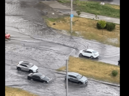 Микрорайон Левенцовский затопило в Ростове-на-Дону после дождя