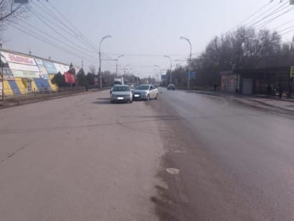 В Волгодонске автоледи спровоцировала ДТП с участием четырех иномарок