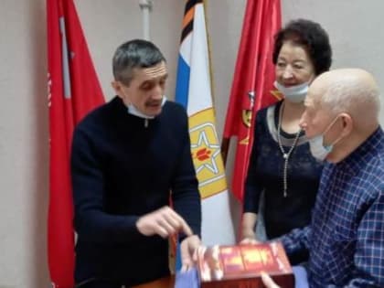 В Совете ветеранов г.Шахты обсудили работу и поздравили с новогодними праздниками