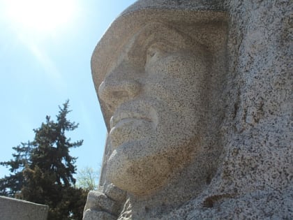 На мемориальном комплексе в Александровском парке пройдет возложение венков и цветов в честь Дня Неизвестного Солдата 