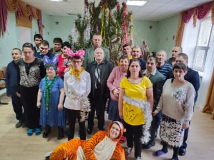 Праздновали весело