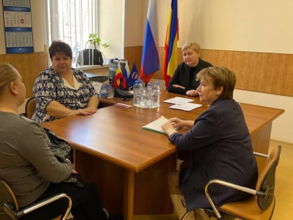 Министр труда и социального развития Ростовской области Елена Елисеева провела прием граждан в Волгодонске