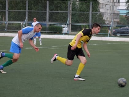 «Монрем» и «Динамо» вышли в лидеры чемпионата Волгодонска по футболу