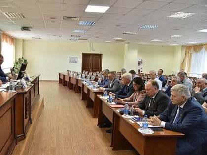 Владимир Ревенко: При поддержке фракции «Единая Россия» в первую половину 2023 года принято 84 областных закона и 30 постановлений Законодательного Собрания