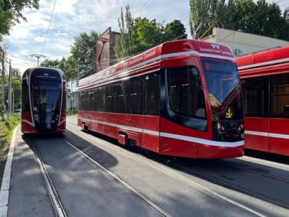 В трамваях города остановки будут объявлять знаменитые таганрожцы