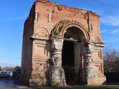 Инициативные батайчане решили восстановить уникальный памятник на улице Цимлянской