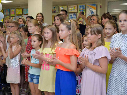 Ростовская АЭС наградила юных художников Волгодонска за участие в акции «От сердца к сердцу»