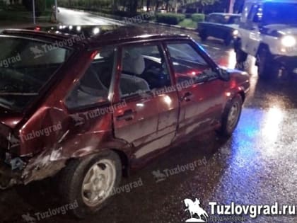 В Новочеркасске в ДТП травмы получил пассажир ВАЗа, видео