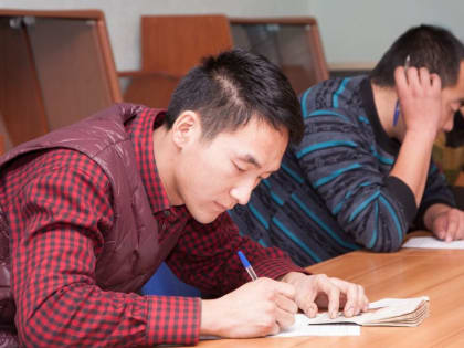 На Дону задержали 6 сотрудников коммерческого центра тестирования мигрантов