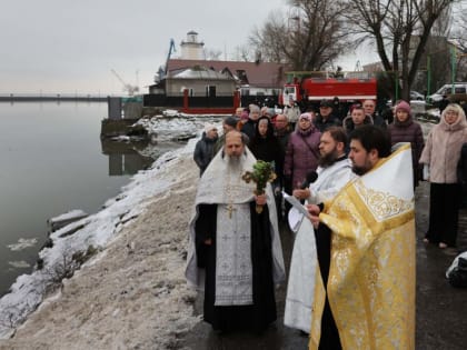 В Таганроге к крещенской купели выстроилась очередь
