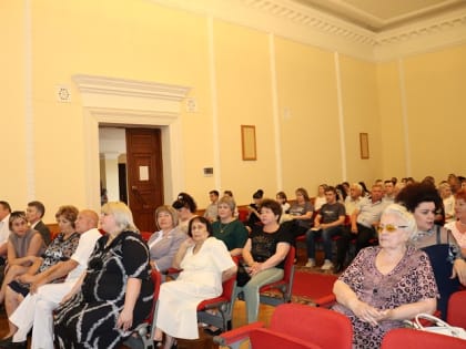 Награждение сотрудников библиотек памятными знаками