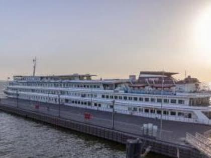 Туристический теплоход «Александр Радищев» прибыл в Таганрог