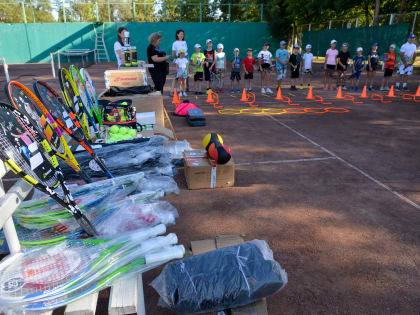 Ростовская АЭС передала юным теннисистам  Волгодонска новый спортинвентарь на 600 тысяч рублей