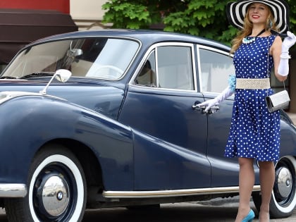 Очень редкие и дорогие: какие раритетные автомобили продают в Ростовской области