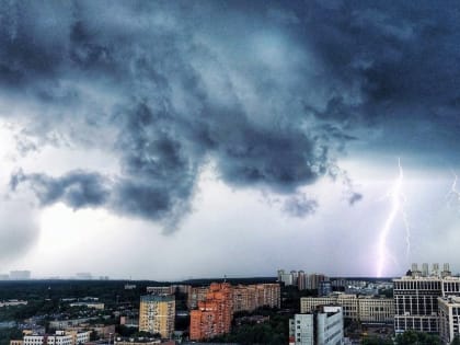 Штормовое предупреждение на 18-19 сентября распространено в Ростовской области