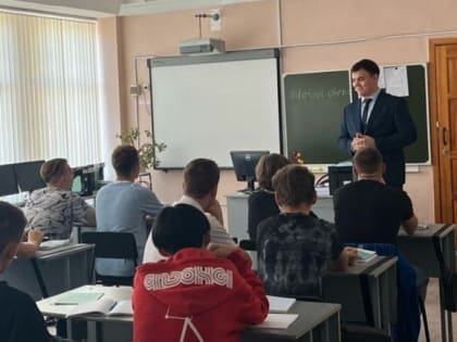 Граффити и мусор: для студентов Таганрога провели экологический урок