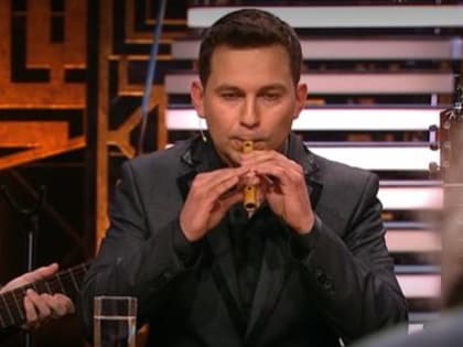 Артисты ансамбля песни и пляски «Донское сияние» зажгли на шоу Андрея Малахова