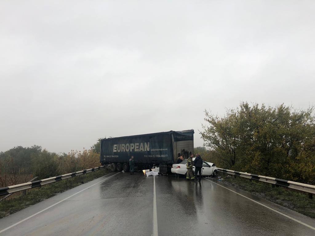 Ростовская обл водители. Трасса м4 Дон Ростовская область фура ДТП. Огромная фура.