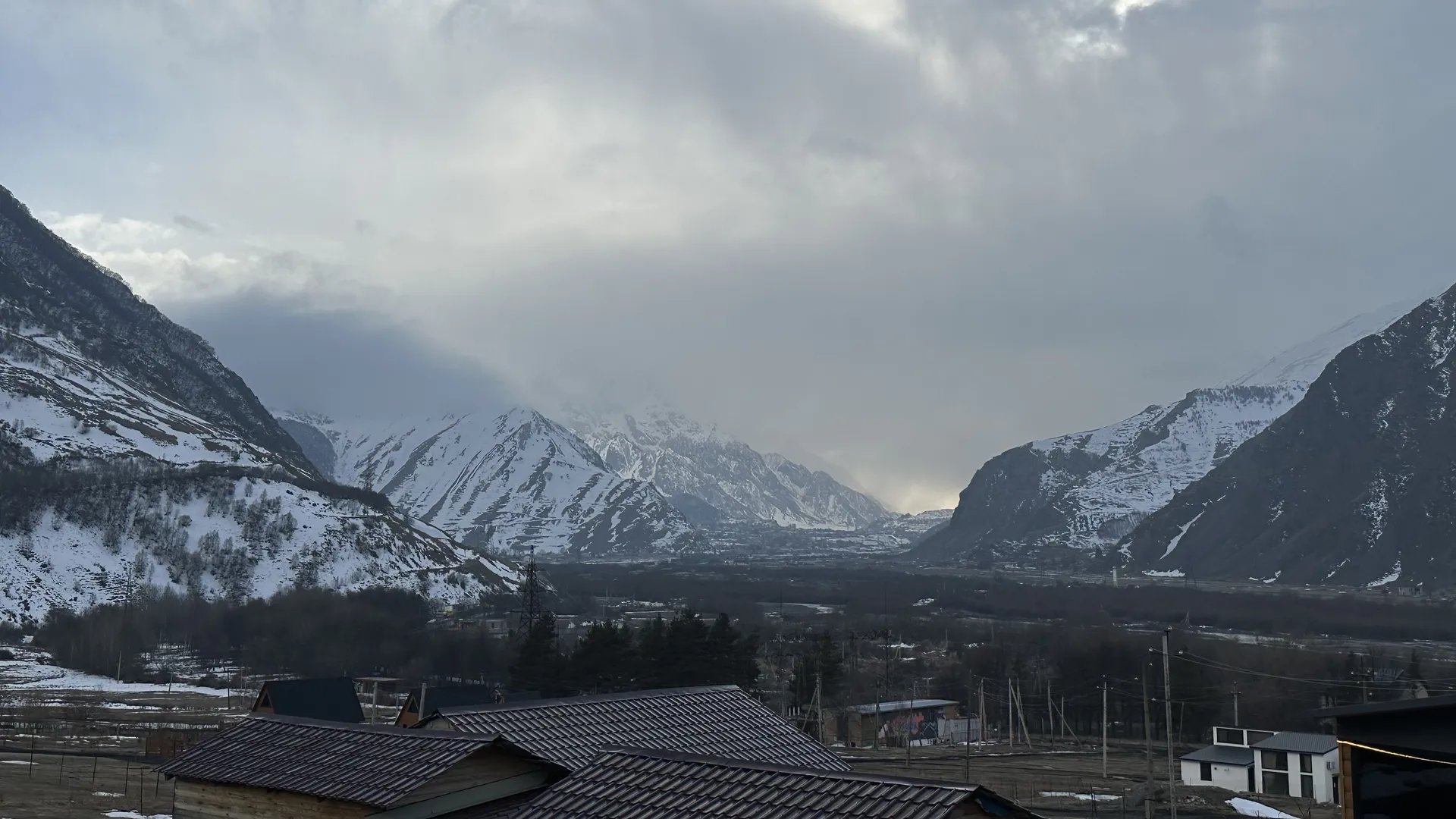 6-Day Georgia Winter Wonderland: City Streets to Snow-Capped Mountains photo 2
