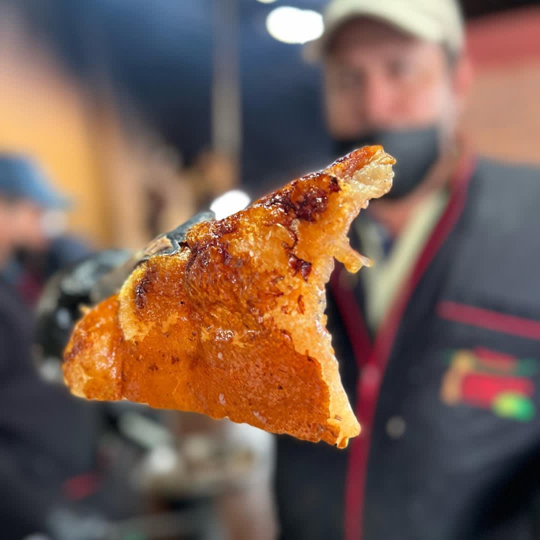 Chicharrón carnudo y crocante