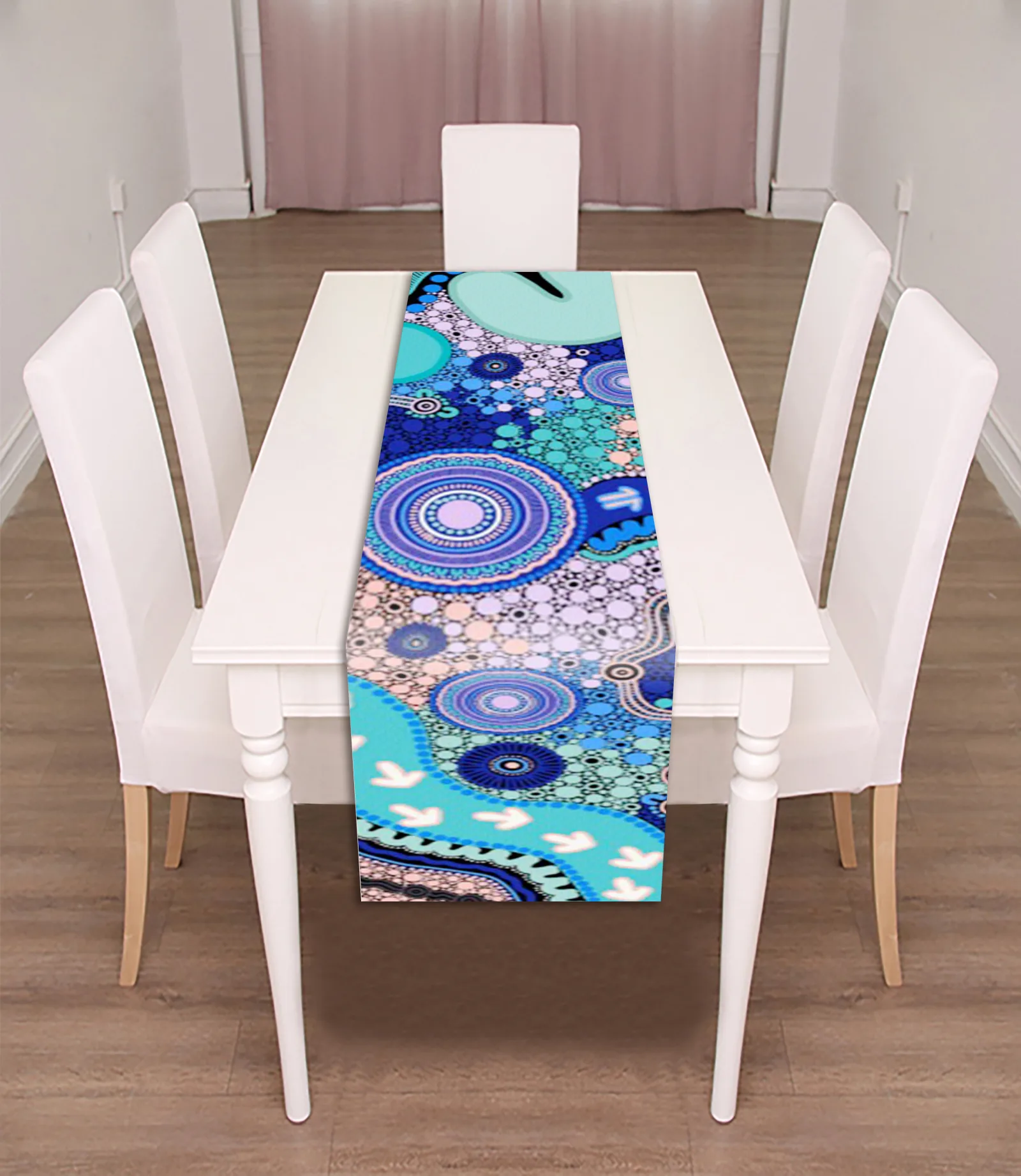 Table runner decoration for Christmas party