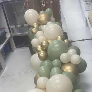 Custom balloon garland from Party Source Canning Vale 8