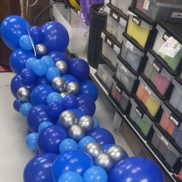 Custom balloon garland by Party Source Perth 5