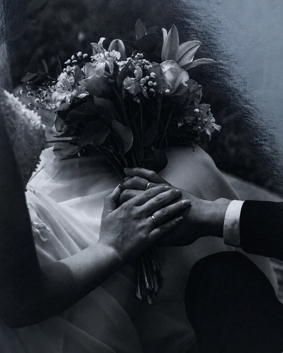 Premium HDX Glossy surface simulation using the same wedding photo