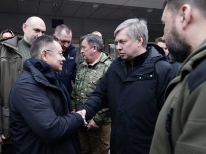 Алексей Русских проконтролировал ход восстановления подшефных объектов в Мариуполе