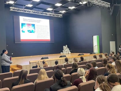 Сотрудники уголовно-исполнительной системы Ульяновской области провели с учениками Губернаторского Инженерного лицея № 102 профилактическое занятие