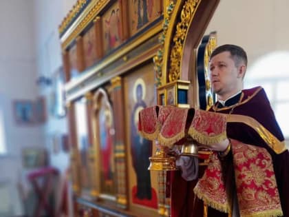 Божественная литургия, молебен и панихида в храме Святителя Николая Чудотворца, с. Тиинск