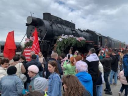 В Ульяновске «Паровоз Победы» встретили более восьми тысяч человек