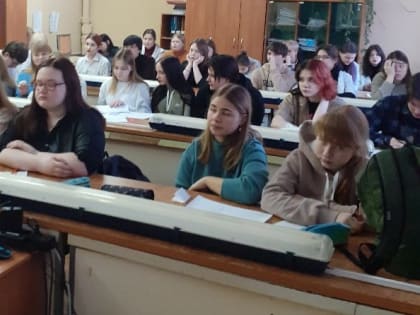 Накануне праздника святой мученицы Татианы — Дня всех студентов, духовно-нравственный клуб «Радонеж» УлГАУ совместно с Татиановским Приходом провели в университете круглые столы
