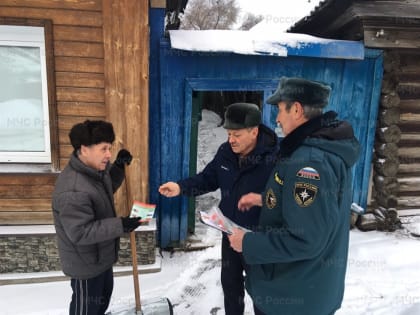 Напомнили правила пожарной безопасности. Спасатели во время праздников посетили 516 домов
