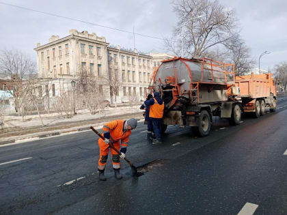 За сутки ульяновские дорожники использовали 165 тонн противогололёдных материалов