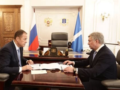 Алексей Русских поздравил Игоря Комарова с днём рождения