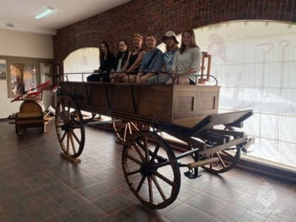 Художникам из разных регионов показали в Ульяновске музей «Пожарная охрана»