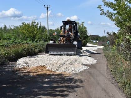 На подъездах к ульяновским СНТ ремонтируют дороги и строят остановки