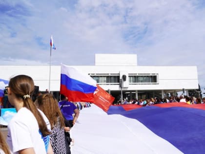 Врио начальника УФСИН России по Ульяновской области принял участие в праздничном мероприятии, посвященном Дню Государственного флага