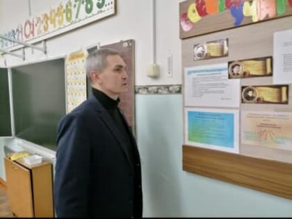 Жители Ленинского района пожаловались депутату на недотоп в школах и детских садах