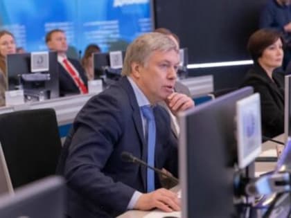 Губернатор Русских добился повышения зарплат на Ульяновском моторном заводе