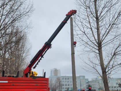 Установка новых световых опор в округе Дмитрия Кочкарева