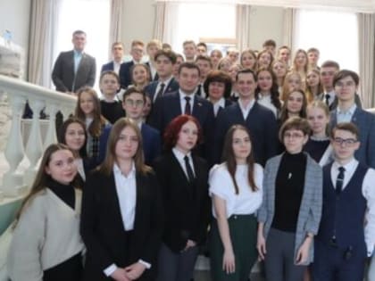 Депутатам Молодежной думы вручили удостоверения