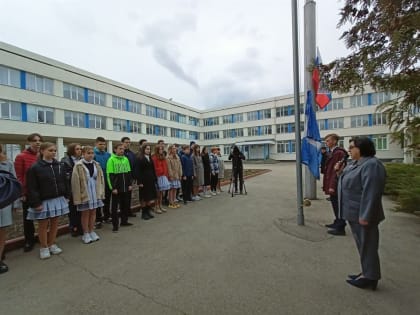 Нам флаг учиться и жить помогает. В Ульяновске рождается новая традиция