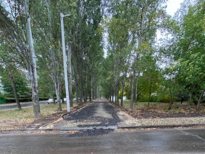 В сквере на бульваре Киевском ремонтируют пешеходную зону