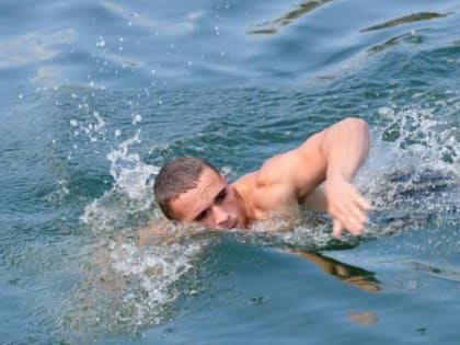 Что будет, если плавать в закрытых для купания водоемах? Отвечает врач-инфекционист