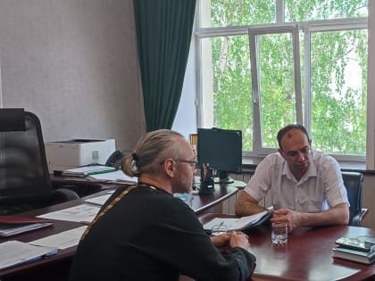 Священник встретился с и.о. министра здравоохранения Ульяновской области